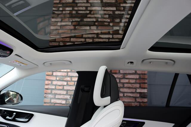 Mercedes-Benz C-KLASSE Estate 300 e AMG Line Aut9 | Panoramadak | Distronic | Trekhaak | Burmester | Memory | Verwarmd Stuurwiel | Digital Light | HUD | Augmented Reality |