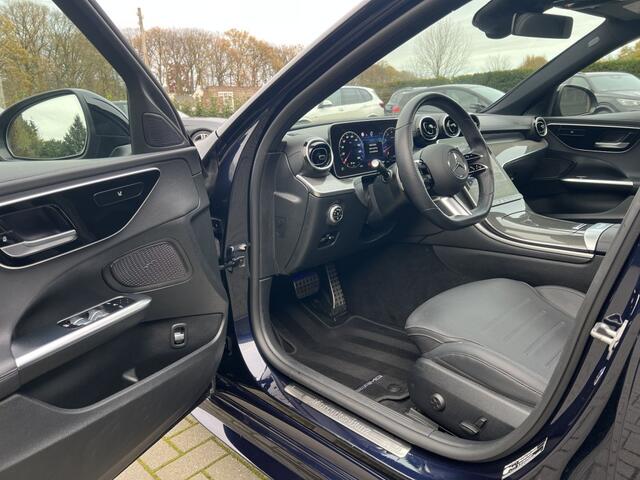 Mercedes-Benz C-KLASSE 200 AMG Line Pano Burmester Trekhaak Leder 19 Org NL