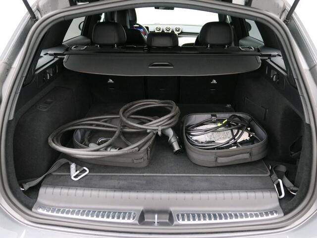 Mercedes-Benz C-KLASSE Estate 300 e AMG Plug-In Hybride AMG Line | Night Pakket | Panorama Schuif-Kanteldak | Ledkoplampen | Alarm | Achteruitrijcamera | Keyless-Go | Memory Voorstoelen. Inclusief 24 maanden MB Certified garantie voor Europa.