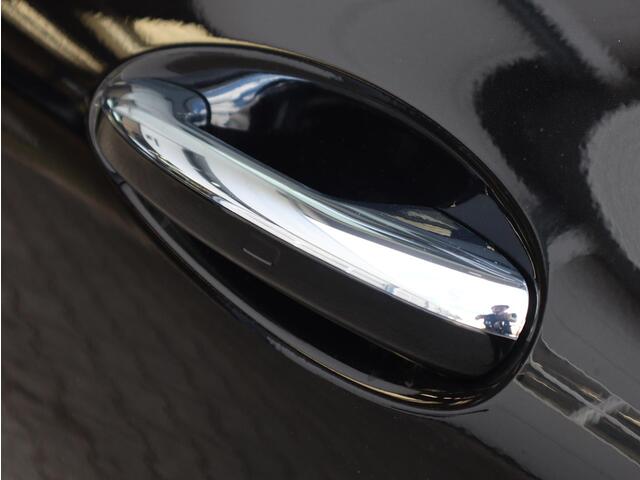 Mercedes-Benz C-KLASSE 180 Business Solution AMG