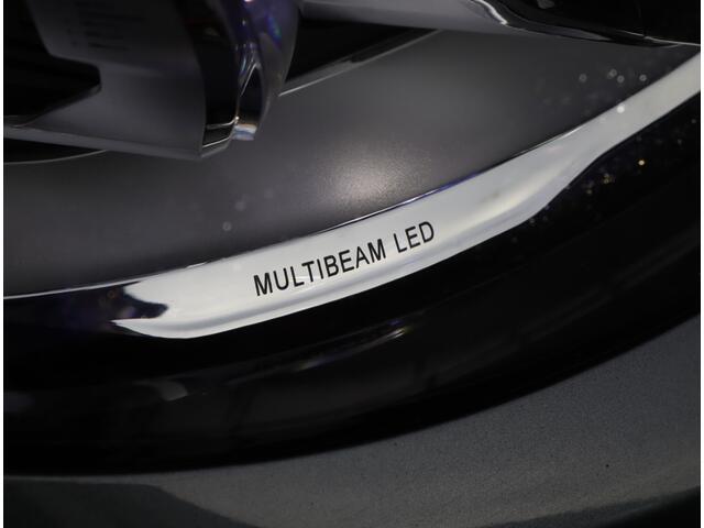 Mercedes-Benz C-KLASSE 180 AMG-line | Schuifdak | Sfeerverlichting | Multibeam