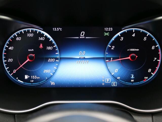 Mercedes-Benz C-KLASSE Estate 180 Business Solution AMG AMG Line | Night Pakket | Panorama Schuif-Kanteldak | Parkeerpakket met 360°-camera | Sfeerverlichting. Inclusief 24 maanden Mercedes-Benz Certified garantie voor Europa.