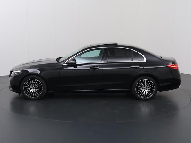 Mercedes-Benz C-KLASSE 180 AMG Line | Panoramadak | 360 camera | Draadloos laden |