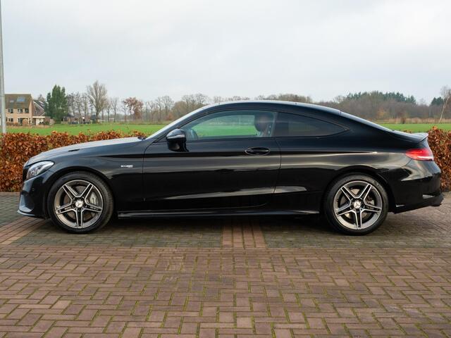 Mercedes-Benz C-KLASSE Coupé AMG 43 4MATIC 367pk | Panodak | Volleder Designo | Comand Online | Elek achterklep | Adap onderstel | Sportuitlaatsysteem | LaneAssist | Stuurhulp | Stoelverw | Etc..