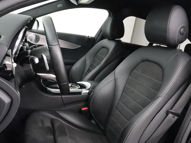 Mercedes-Benz C-KLASSE 300e AMG Night | Adaptive cruise | Stoelverwarming | Carplay | Leder/Alcantara | Camera | Burmester Surround | Navigatie | Sfeerverlichting | Digital Cockpit | PHEV | Plug In