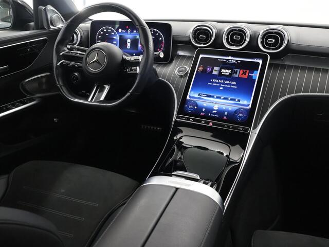 Mercedes-Benz C-KLASSE 200 AMG Line | Night | Panoramadak | 19" lichtmetalen velgen | Sfeerverlichting | Getint glas | Stoelverwarming |
