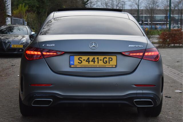 Mercedes-Benz C-KLASSE 300 Premium Night AMG Line 259 PK | Uniek | NL-Auto | 1 eigenaar | Matgrijs Magno | Burmester | Pano.dak | Memory | Keyless | Full LED