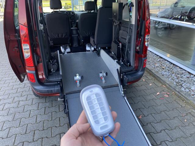 Mercedes-Benz CITAN 3+1 Rolstoelauto 112 Ambiente Automaat (Prachtige ruime 3+1 Rolstoelauto met Automaat!)