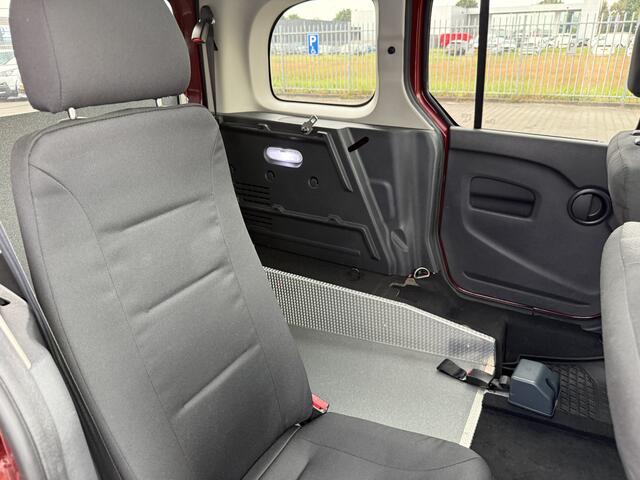 Mercedes-Benz CITAN Tourer 3+1 Rolstoelauto 112 Ambiente Automaat (Prachtige ruime 3+1 Rolstoelauto met Automaat!)