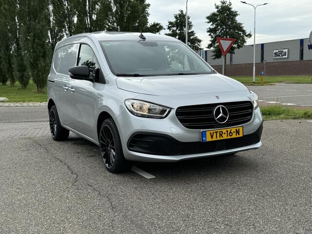 Mercedes-Benz CITAN 113 L1 Pro l Automaat l MBUX l Camera l Airco l Bumpers in kleur l Bluetooth telefonie l Cruise Controle l Navigatie l Tussenschot l Audio en Navigatie l Apple Carplay en Android Auto l PTS Achter l Laadruimte Betimmerd l