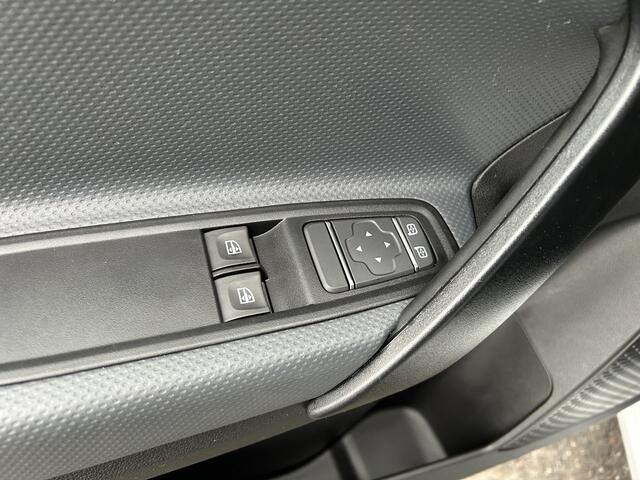 Mercedes-Benz CITAN 110 CDI L2 XL Pro / 3 Zitplaatsen / MBUX / Camera / Cruise control / Airco