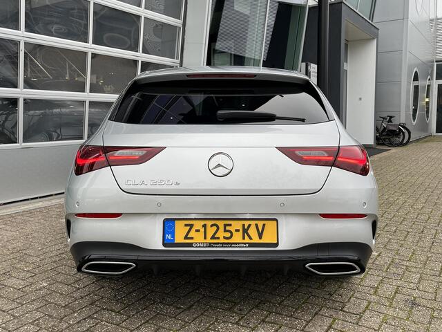 Mercedes-Benz CLA-KLASSE Shooting Brake 250 e AMG Line | Premium Pakket | Night Pakket | Panoramadak | MULTIBEAM LED Koplampen | Dodehoekassistent | Advanced Sound System | Sfeerverlichting | Stoelverwarming | Achteruitrijcamera | Elektrisch Inklapbare Buitenspiegels | Showmodel