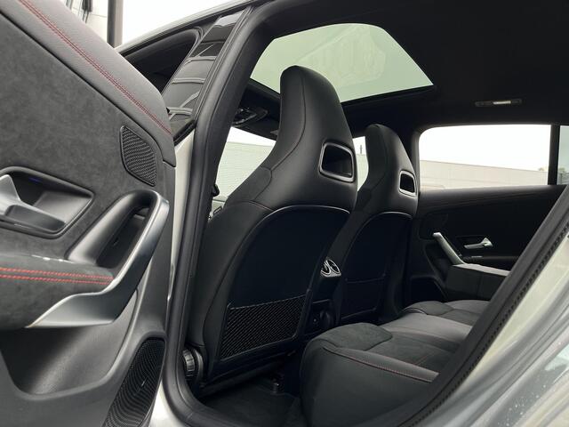 Mercedes-Benz CLA-KLASSE Shooting Brake 250 e AMG Line | Premium Pakket | Night Pakket | Panoramadak | MULTIBEAM LED Koplampen | Dodehoekassistent | Advanced Sound System | Sfeerverlichting | Stoelverwarming | Achteruitrijcamera | Elektrisch Inklapbare Buitenspiegels | Showmodel