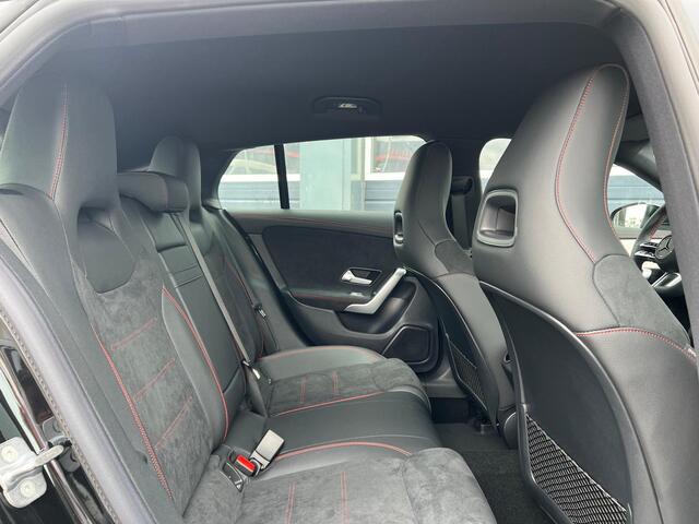 Mercedes-Benz CLA-KLASSE Shooting Brake 180 AMG Line | Achteruitrijcamera | Stoelverwarming | Sfeerverlichting