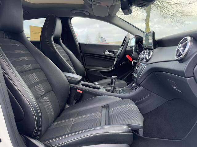 Mercedes-Benz CLA-KLASSE Shooting Brake 180 Prestige 2e Eigenaar,Navi,Airco,Cruise,Schuif Kanteldak,Camera,LM Velgen,PDC Voor en Achter,APK tot 08-2025