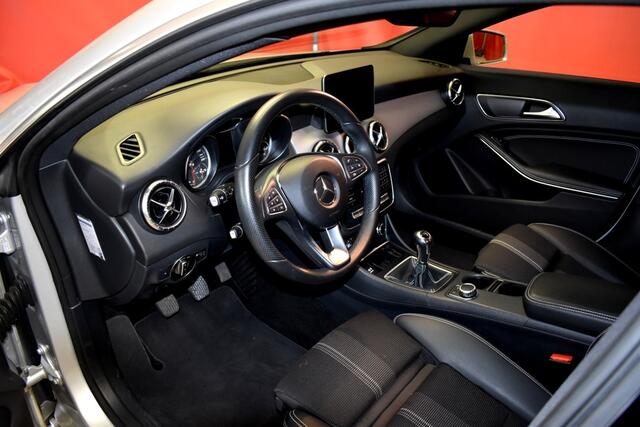 Mercedes-Benz CLA-KLASSE Shooting Brake 180 Business Solution, navi , parkeer camera, Spo