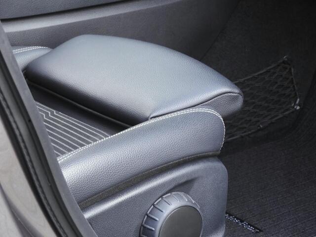 Mercedes-Benz CLA-KLASSE 180/ PANAMERICANA GRILLE/ 18INCH VELGEN