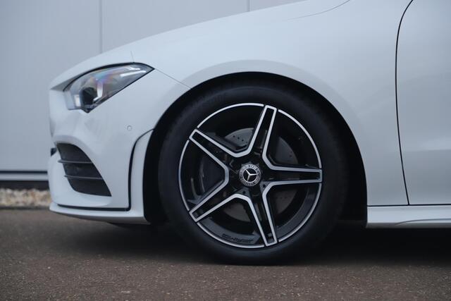 Mercedes-Benz CLA-KLASSE 200 Business Solution AMG Night 164PK Automaat Panoramadak Sfeerverlichting Widescreen 18 inch Navigatie Carplay Camera Full LED Stoelverwarming