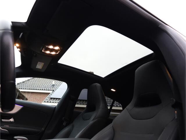 Mercedes-Benz CLA-KLASSE Shooting Brake 250 4MATIC Premium Plus All wheel drive | Camera | memory seat | Schuif-/kantel dak