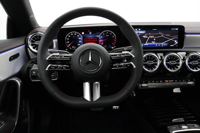 Mercedes-Benz CLA-KLASSE 180 AMG Line | Premium Pakket | Night Pakket | Panoramadak | MULTIBEAM LED Koplampen | Dodehoekassistent | Advanced Sound System | Sfeerverlichting | Stoelverwarming | Achteruitrijcamera | Elektrisch Inklapbare Buitenspiegels | Showmodel