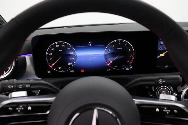 Mercedes-Benz CLA-KLASSE Shooting Brake 200 AMG Line | Premium Plus | Night Pakket | Panoramadak | Dodehoekassistent | Head-up Display | MULTIBEAM LED Koplampen | 360° Camera | Elektrisch Verstelbare Voorstoelen + Memory | Sfeerverlichting | Stoelverwarming | Showmodel