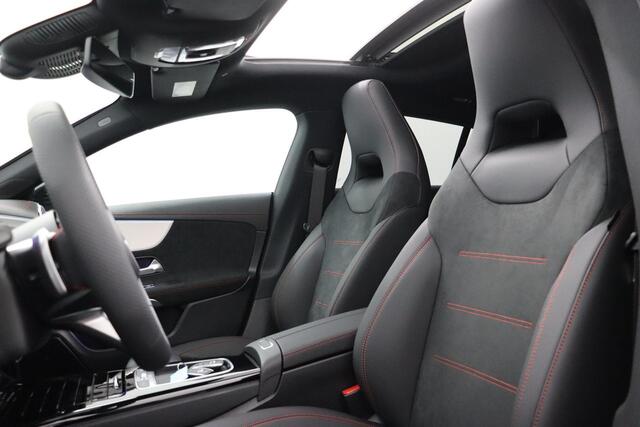 Mercedes-Benz CLA-KLASSE Shooting Brake 200 AMG Line | Premium Plus | Night Pakket | Panoramadak | Dodehoekassistent | Head-up Display | MULTIBEAM LED Koplampen | 360° Camera | Elektrisch Verstelbare Voorstoelen + Memory | Sfeerverlichting | Stoelverwarming | Showmodel