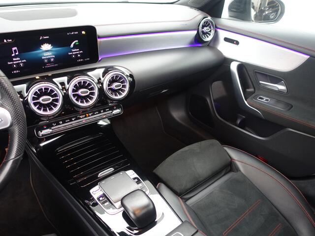 Mercedes-Benz CLA-KLASSE 180 AMG Night Edition Aut- Panoramadak, Sfeerverlichting, Camera, Xenon Led, Sport Leder