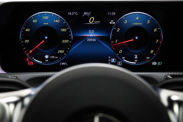 Mercedes-Benz CLA-KLASSE 180 AMG Line | WIDESCREEN | PANORAMADAK | SFEERVERLICHTING