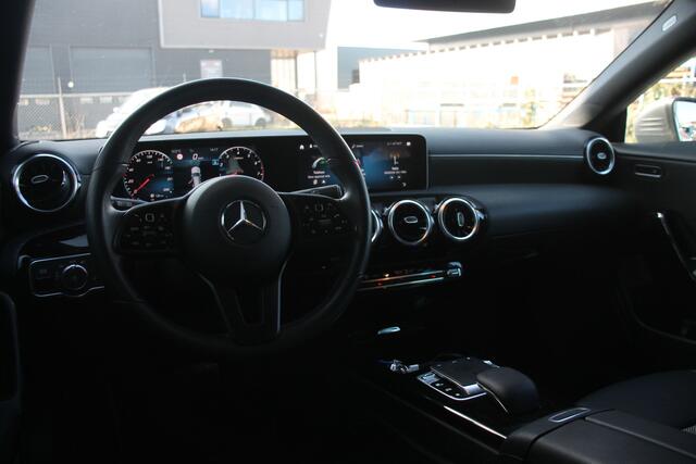 Mercedes-Benz CLA-KLASSE Shooting Brake 180 Advantage ? Camera ? Zwarte Hemel ? Rijklaar ? 1 Jaar Bovag Garantie ?