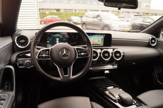 Mercedes-Benz CLA-KLASSE 250e Business Edition -NAVI-ECC-PDC-
