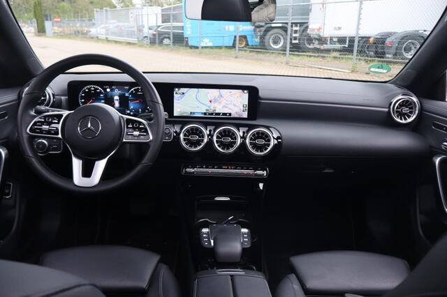 Mercedes-Benz CLA-KLASSE 180 Bns Sol. Luxury I Geen Import I Achteruitrijcamera I Schuifd