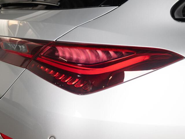 Mercedes-Benz CLA-KLASSE Shooting Brake 200 AMG Line Panorama dak | Trekhaak