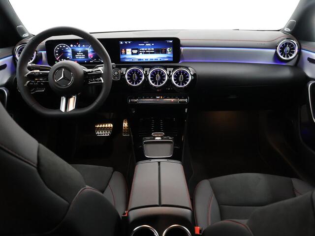 Mercedes-Benz CLA-KLASSE 180 Coupé Business Solution AMG 180 Business Solution AMG Mercedes-Benz CLA 180 Coupé Business Solution AMG