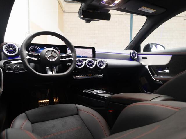 Mercedes-Benz CLA-KLASSE Coupé 180 Star Edition AMG Line Panorama dak