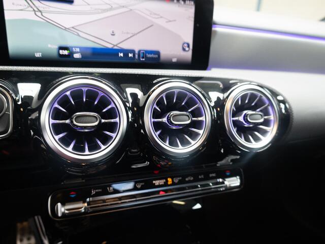 Mercedes-Benz CLA-KLASSE Coupé 180 Star Edition AMG Line Panorama dak