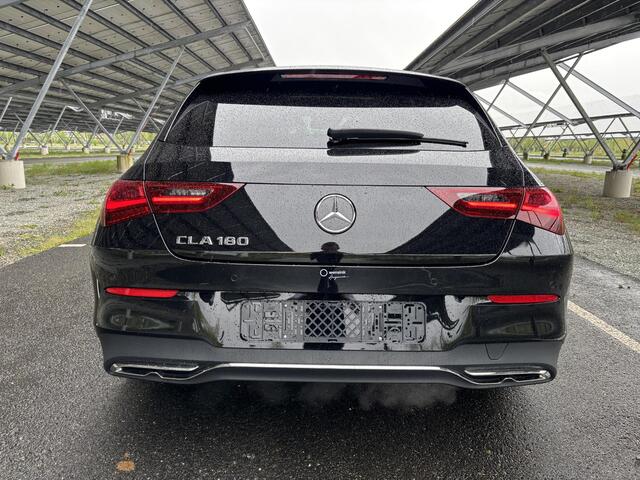 Mercedes-Benz CLA-KLASSE 180 Star Edition Luxury Line | Panoramadak | Getint glas | Sfeerverlichting | Widescreen | Stoelverwarming |