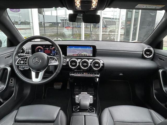Mercedes-Benz CLA-KLASSE Shooting Brake 180 Luxury | Trekhaak | Sfeerverlichting