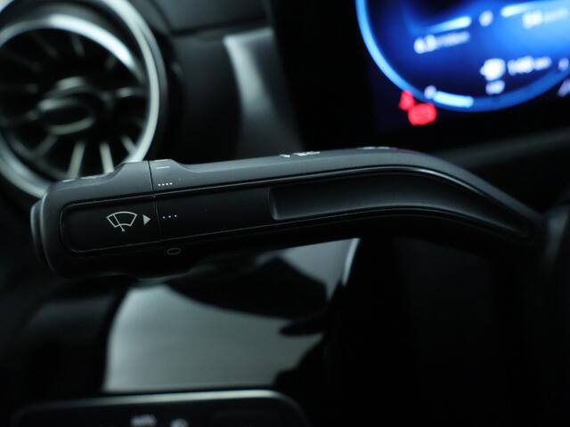 Mercedes-Benz CLA-KLASSE 200 Business Solution AMG | AMG Line | Night Pakket | Sfeerverlichting | Achteruitrijcamera | LED koplampen | Inclusief 24 maanden MB Certified garantie voor Europa.
