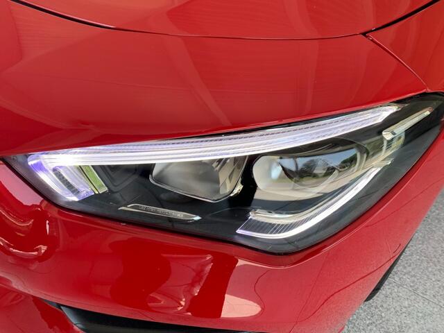 Mercedes-Benz CLA-KLASSE Shooting Brake 180 Premium cruise/airco/lane assist