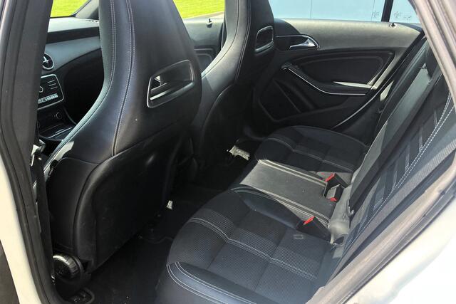 Mercedes-Benz CLA-KLASSE Shooting Brake 180 Business Solution AMG PANO LED