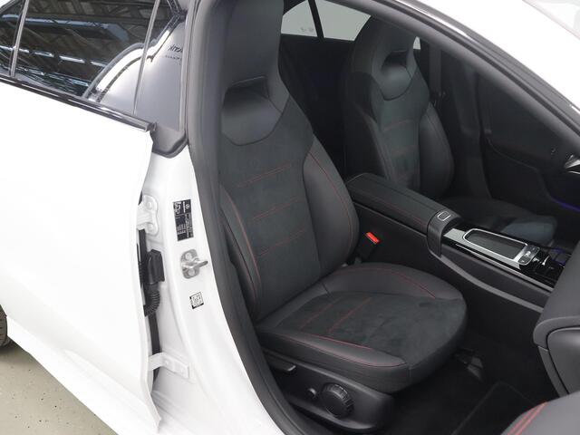 Mercedes-Benz CLA-KLASSE 180 AMG Line Premium Pack | Panorama Schuifdak | Multibeam lead | Sfeerverlichting | Augmented Reality