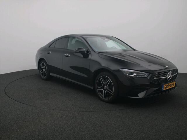 Mercedes-Benz CLA-KLASSE 250e AMG Nightpakket Keyless GO | Sfeerverlichting | Dode Hoek Ass | Stoelverwarming | Parkeerpakket met Camera | Car Play | Inclusief 24 maanden Mercedes-Benz Certified garantie voor Europa.