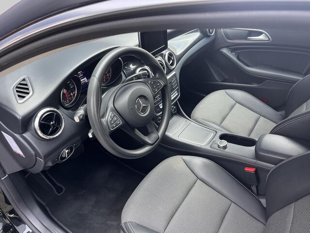 Mercedes-Benz CLA-KLASSE 180 Ambition Automaat