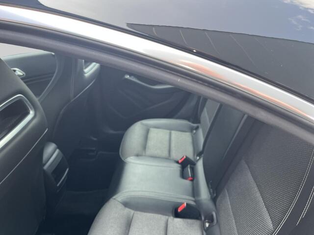 Mercedes-Benz CLA-KLASSE 180 Ambition Automaat