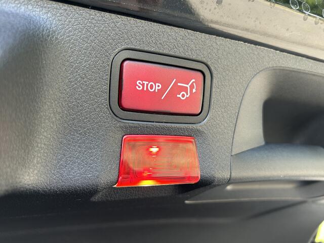 Mercedes-Benz CLA-KLASSE Shooting Brake 200 AMG // Panoramadak // Sfeerverlichting // Privacy Glas // 19" Velgen // Carplay // Augmented Reality