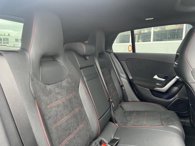 Mercedes-Benz CLA-KLASSE Shooting Brake 180 Star Edition AMG LIMITED | Night Pakket | Panoramadak | Trekhaak | Apple CarPlay | Android Auto | Sfeerverlichting | Stoelverwarming | Achteruitrijcamera | Parkeersensoren | Elektrisch inklapbare buitenspiegels