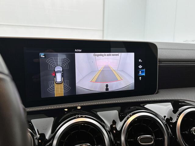 Mercedes-Benz CLA-KLASSE Shooting Brake 200 Business Luxury | Lichtmetalen velgen | MBUX wide screen | Navigatie | Parkings support met camera achter | Inclusief 24 maanden Mercedes-Benz Certified garantie voor Europa.