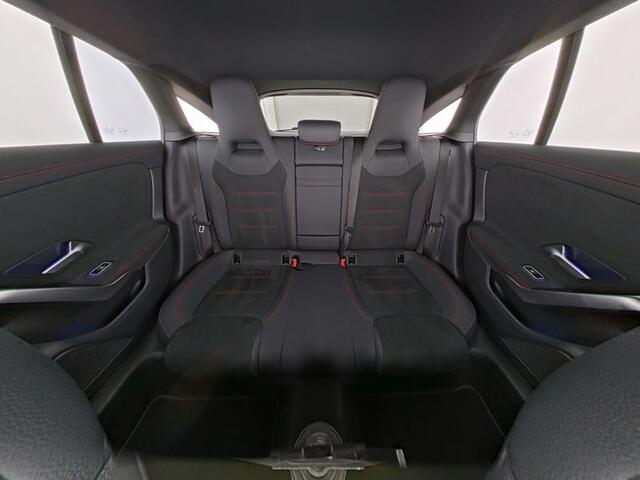 Mercedes-Benz CLA-KLASSE Shooting Brake 250 e AMG Face Lift Plug-In Hybride | Edition AMG Line | Night Pakket | 19 Inch AMG Velgen | Stuur en Stoelverwarming | Inclusief 24 MB Premium Certified garantie voor Europa.