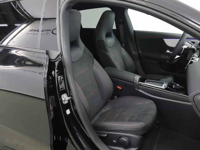 Mercedes-Benz CLA-KLASSE Shooting Brake 250e Star Edition AMG Line Mercedes-Benz CLA 250 e Shooting Brake Star Edition AMG Line | Panoramaschuifdak | MULTIBEAM LED | Nightpakket | Sfeerverlichting | Multispaak Velgen