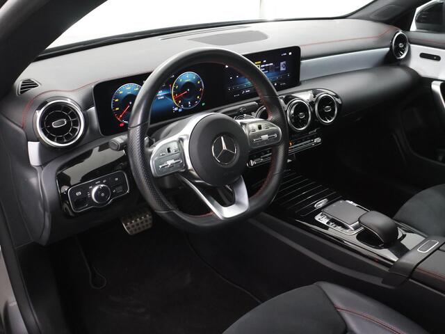 Mercedes-Benz CLA-KLASSE Shooting Brake 180 Advantage | AMG | Night | Panoramadak | Widescreen | Stoelverwarming |